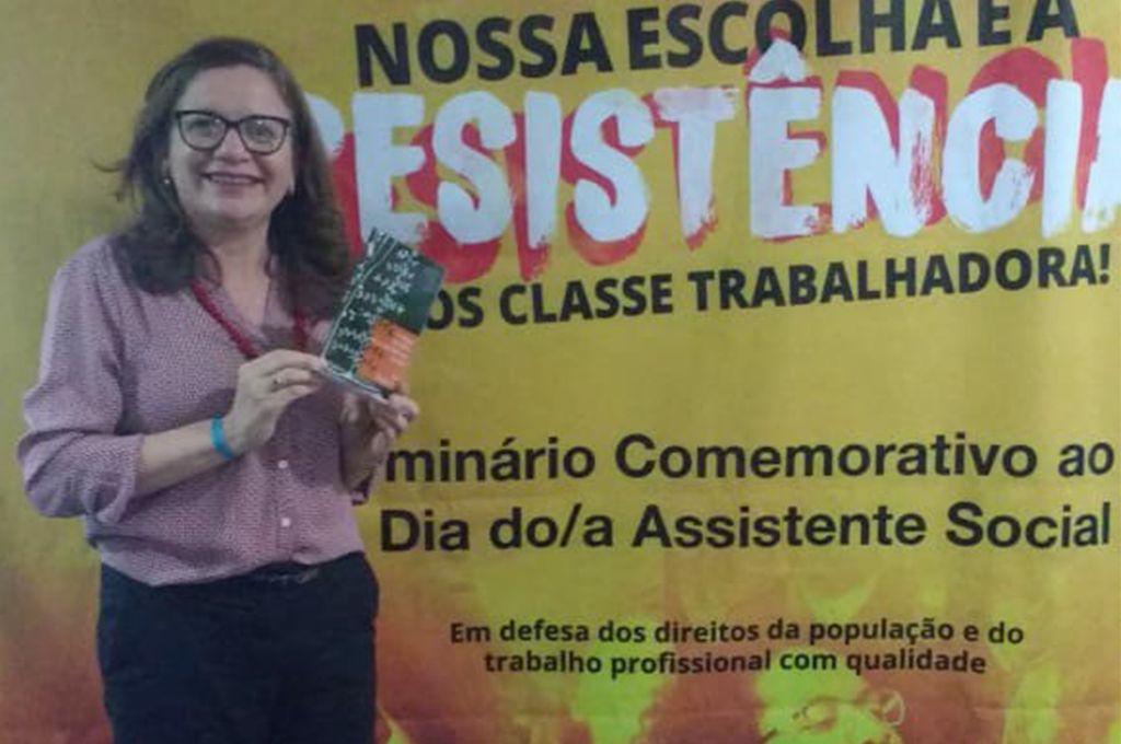 Coordenadora da FAL recebe homenagem do Conselho Regional de Serviço Social