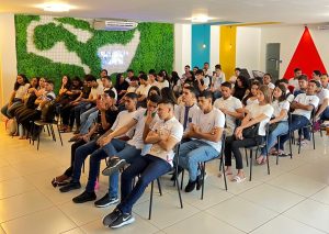 F5 recebe alunos da Escola EEMTI Professora Carmosina Ferreira Gomes no projeto “F5 OPEN DOOR”