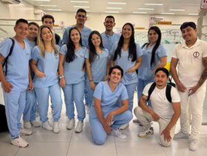 Acadêmicos de Odontologia da F5 participaram de aula prática sobre segurança clínica e esterilização