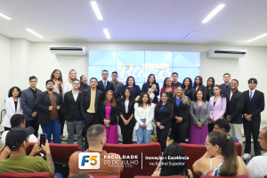Curso de Administração da F5 realiza Cerimônia do Blazer durante programação do Maio Empreendedor 2026