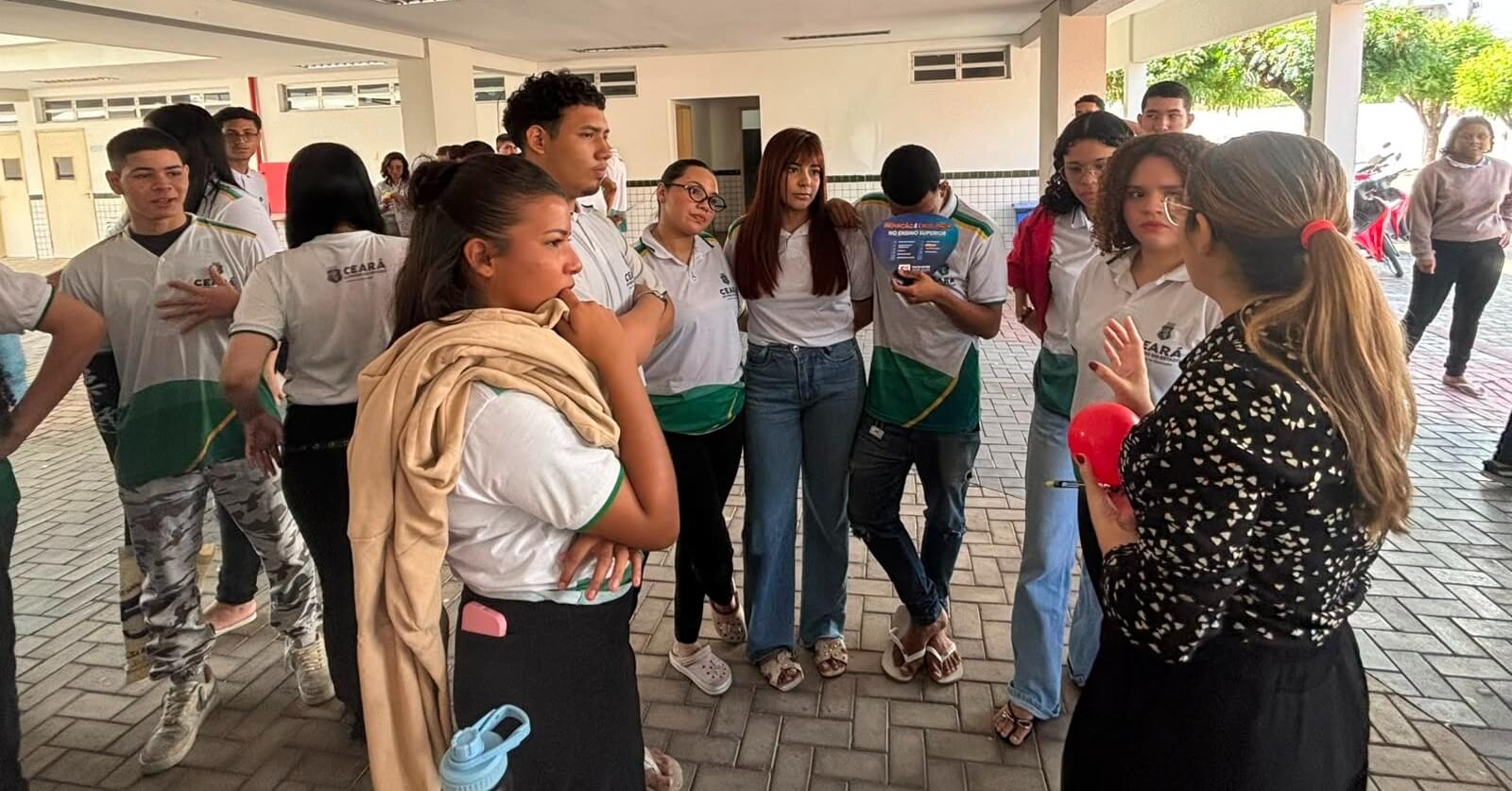 Curso de Odontologia da F5 participa de Feira de Profissões com estudantes do Ensino Médio